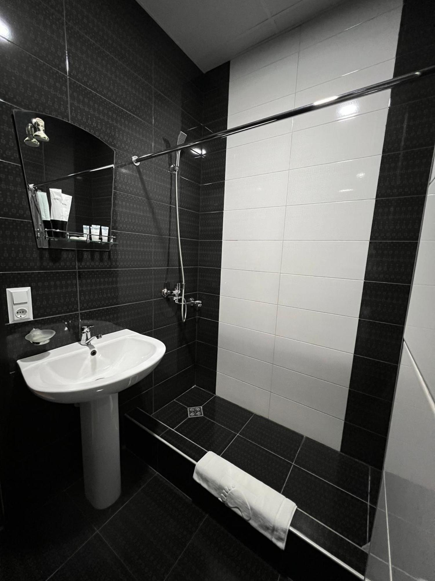 - Granada - Boutique Hotel - Tbilisi - מראה חיצוני תמונה